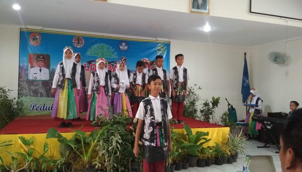 10 maret 2017 lomba mars adiwiyata